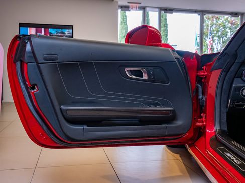 Used 2012 Mercedes-Benz SLS AMG Roadster image 8