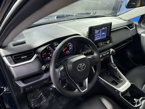 Used 2019 Toyota RAV4 XLE Premium w/ All Weather Liner Package AWD/4WD image 16