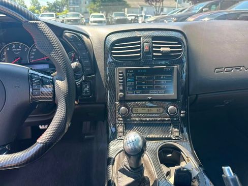 Used 2007 Chevrolet Corvette Coupe w/ Preferred Equipment Group RWD image 16