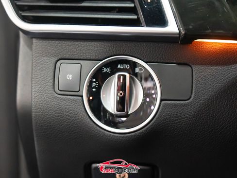 Used 2018 Mercedes-Benz GLS 550 4MATIC w/ Driver Assistance Package image 40