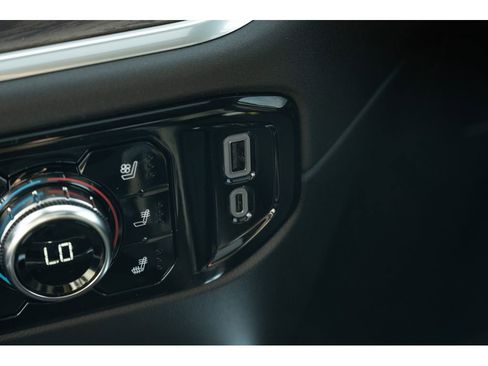 New 2026 GMC Sierra 2500 SLT AWD/4WD image 28