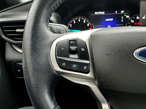 Used 2023 Ford Explorer XLT image 10