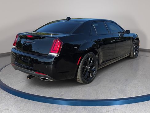 Used 2023 Chrysler 300 S RWD image 5