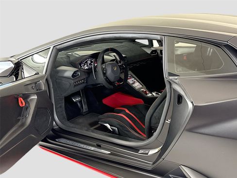 Used 2022 Lamborghini Huracan STO RWD image 12