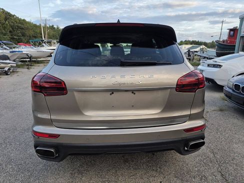 Used 2016 Porsche Cayenne AWD/4WD image 10