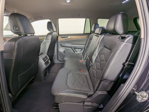 Used 2024 Volkswagen Atlas SE image 13