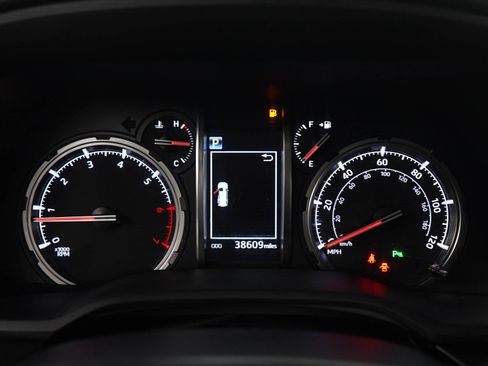 Used 2021 Toyota 4Runner Limited AWD/4WD image 27