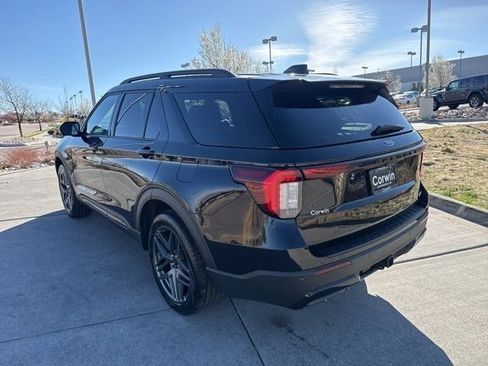 Used 2025 Ford Explorer ST-Line w/ ST-Line Street Pack AWD/4WD image 5