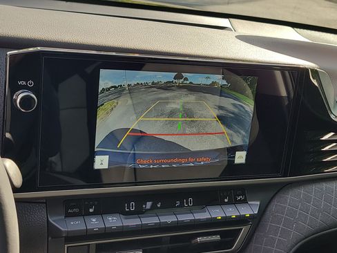 Used 2026 Toyota Camry XLE FWD image 23