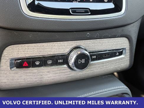 Certified 2024 Volvo XC90 B6 Ultimate w/ Lounge Package image 21