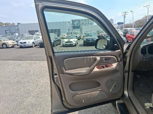 Used 2007 Toyota Sequoia Limited image 10