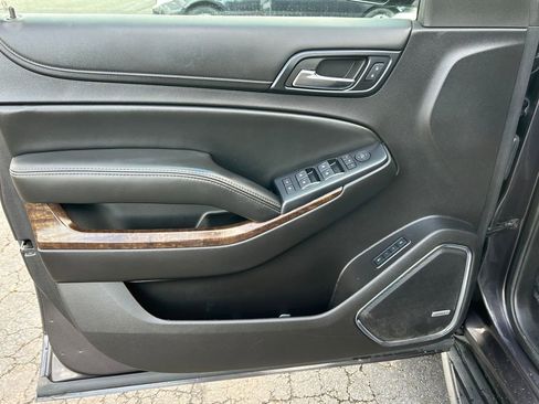 Used 2015 Chevrolet Suburban LT w/ Luxury Package image 16