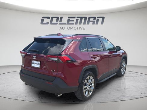 Used 2019 Toyota RAV4 XLE Premium w/ Cold Weather Package AWD/4WD image 5