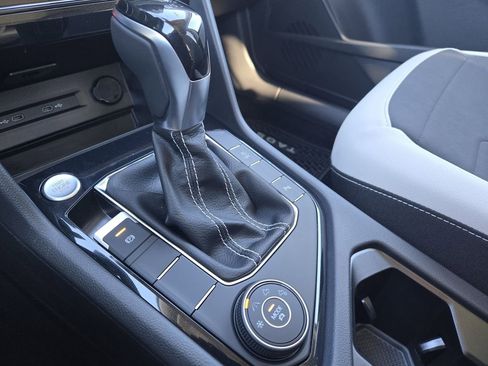 New 2026 Volkswagen Taos SE AWD/4WD image 17