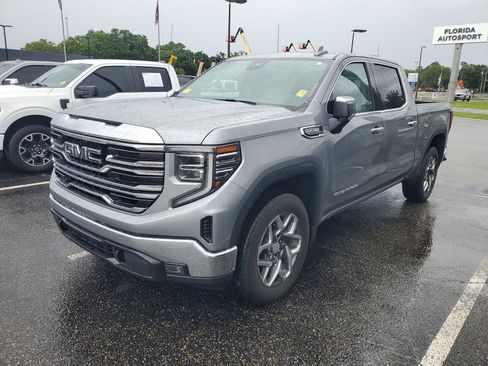 Used 2024 GMC Sierra 1500 SLT w/ SLT Convenience Package AWD/4WD image 2