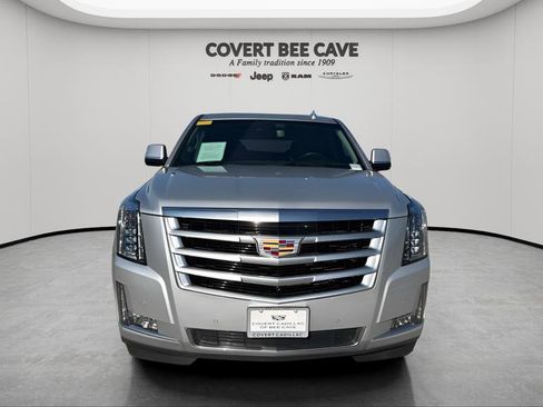 Used 2016 Cadillac Escalade Premium image 2