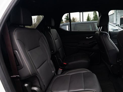 Used 2023 Chevrolet Traverse LT image 21