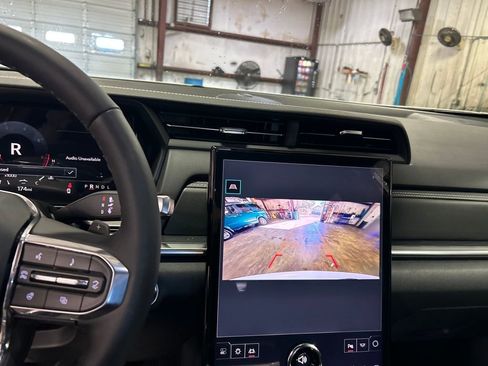 New 2026 GMC Terrain Elevation w/ Elevation Premium Package image 17