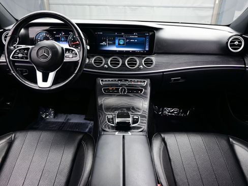 Used 2019 Mercedes-Benz E 300 4MATIC image 18