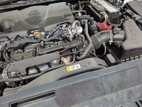 Used 2021 Toyota Camry SE FWD image 12