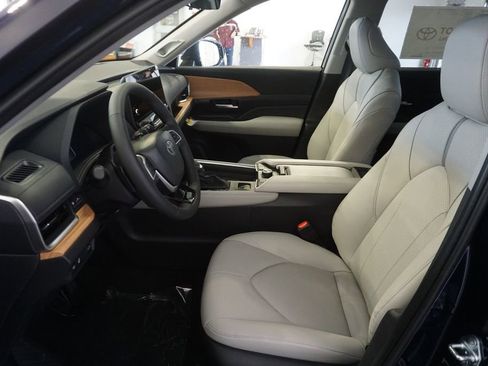 New 2026 Toyota Grand Highlander AWD image 25