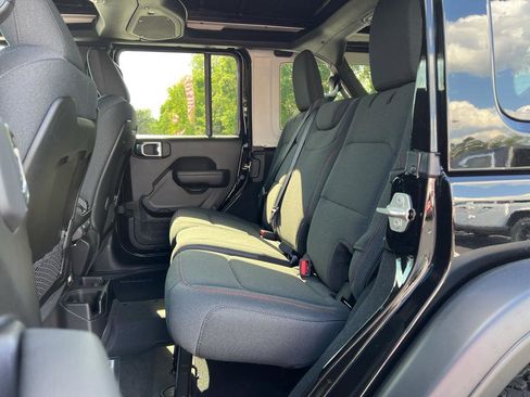 New 2024 Jeep Wrangler Unlimited Rubicon w/ Technology Group image 12