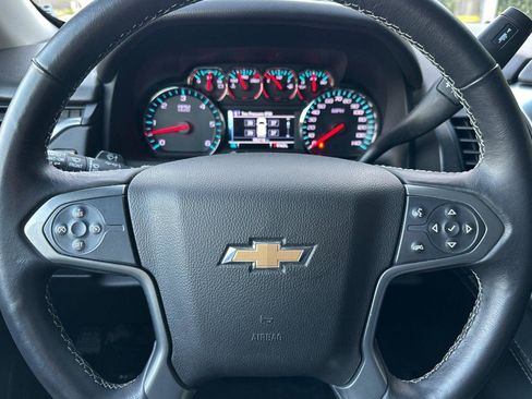 Used 2019 Chevrolet Suburban LT image 24