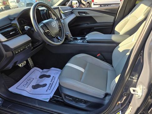 Used 2025 Toyota Camry SE w/ Convenience Package FWD image 13