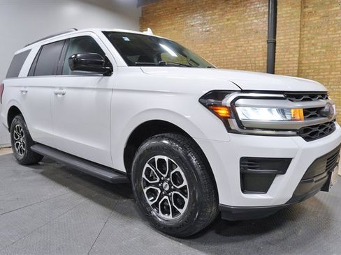 Used 2024 Ford Expedition XL AWD/4WD image 6