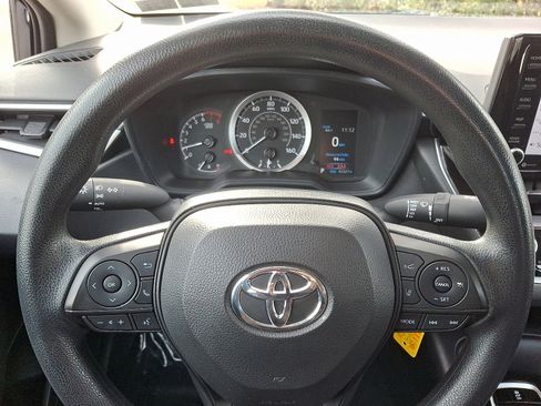 Used 2022 Toyota Corolla LE image 18