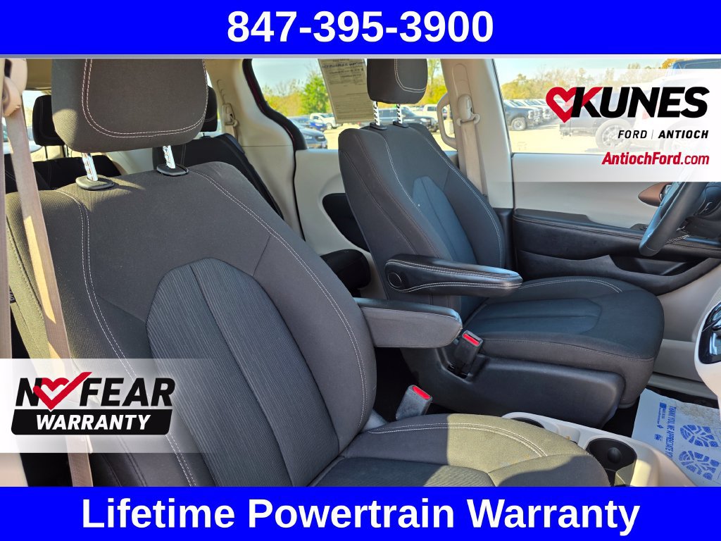 Used 2023 Chrysler Voyager LX FWD image 42