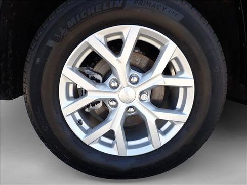 Used 2023 Jeep Grand Cherokee Limited w/ Luxury Tech Group II AWD/4WD image 7