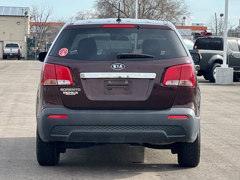 Used 2011 Kia Sorento LX image 5