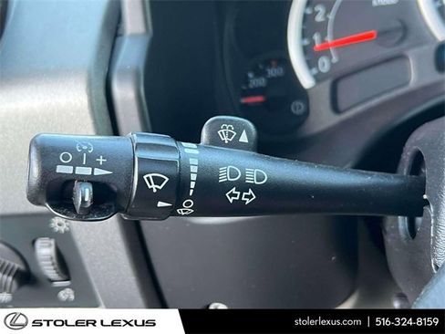 Used 2003 HUMMER H2 image 29