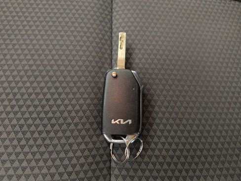 Used 2022 Kia Soul LX w/ Technology Package FWD image 32
