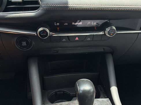 Used 2019 MAZDA MAZDA3 Hatchback FWD image 21