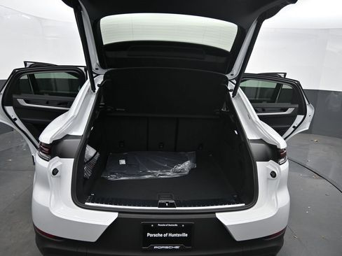 New 2026 Porsche Cayenne Coupe image 17