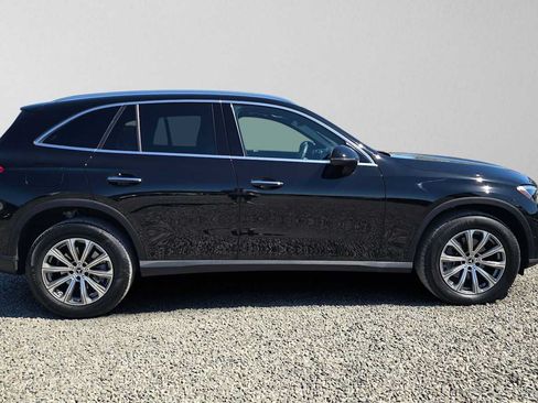 Used 2025 Mercedes-Benz GLC 300 4MATIC image 3