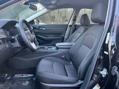 Used 2025 Nissan Altima 2.5 SV image 27