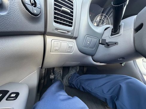 Used 2009 Kia Sedona EX w/ Luxury Pkg image 18