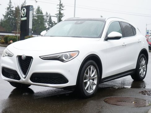 Used 2019 Alfa Romeo Stelvio Ti Lusso w/ Quick Order Package 22X Lusso image 8