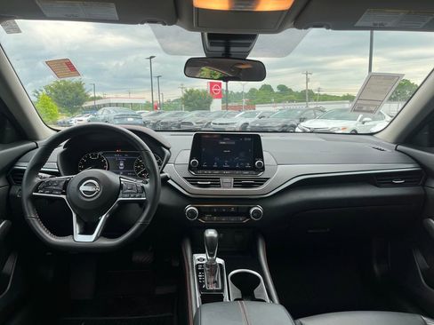 Used 2024 Nissan Altima 2.5 SR FWD image 22