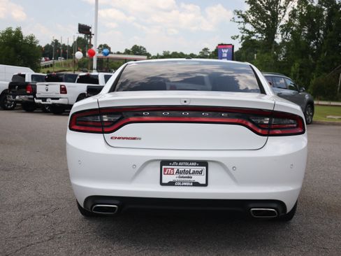Used 2020 Dodge Charger SXT RWD image 4