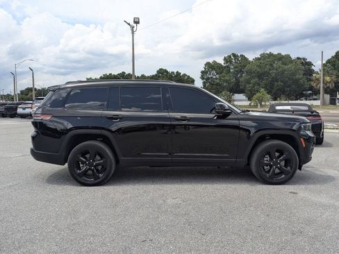 Used 2025 Jeep Grand Cherokee L Limited w/ Luxury Tech Group II RWD image 3