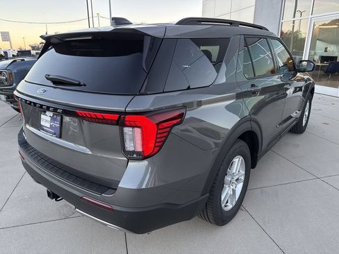 New 2026 Ford Explorer Active w/ Active Comfort Package RWD image 13