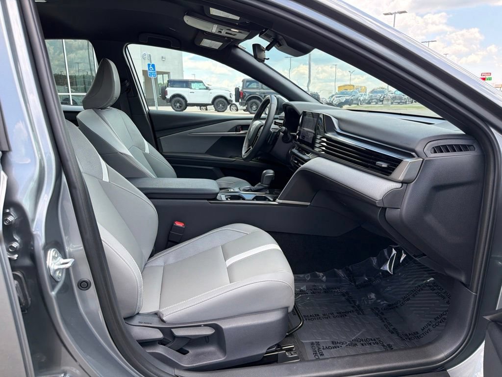 Used 2026 Toyota Camry SE FWD image 21