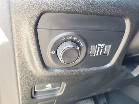 Certified 2024 Jeep Grand Cherokee L Altitude image 23