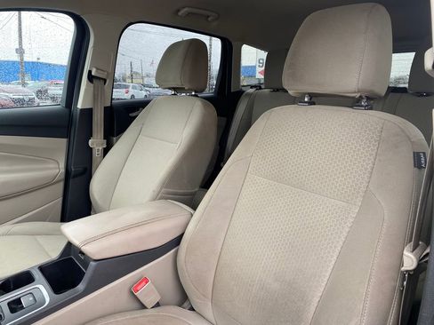 Used 2017 Ford Escape SE image 10