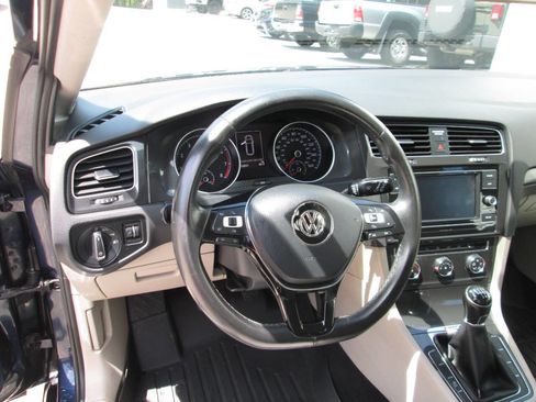 Used 2018 Volkswagen Golf SportWagen S 4Motion AWD/4WD image 12