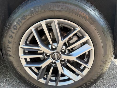 Used 2023 Nissan Rogue S image 28